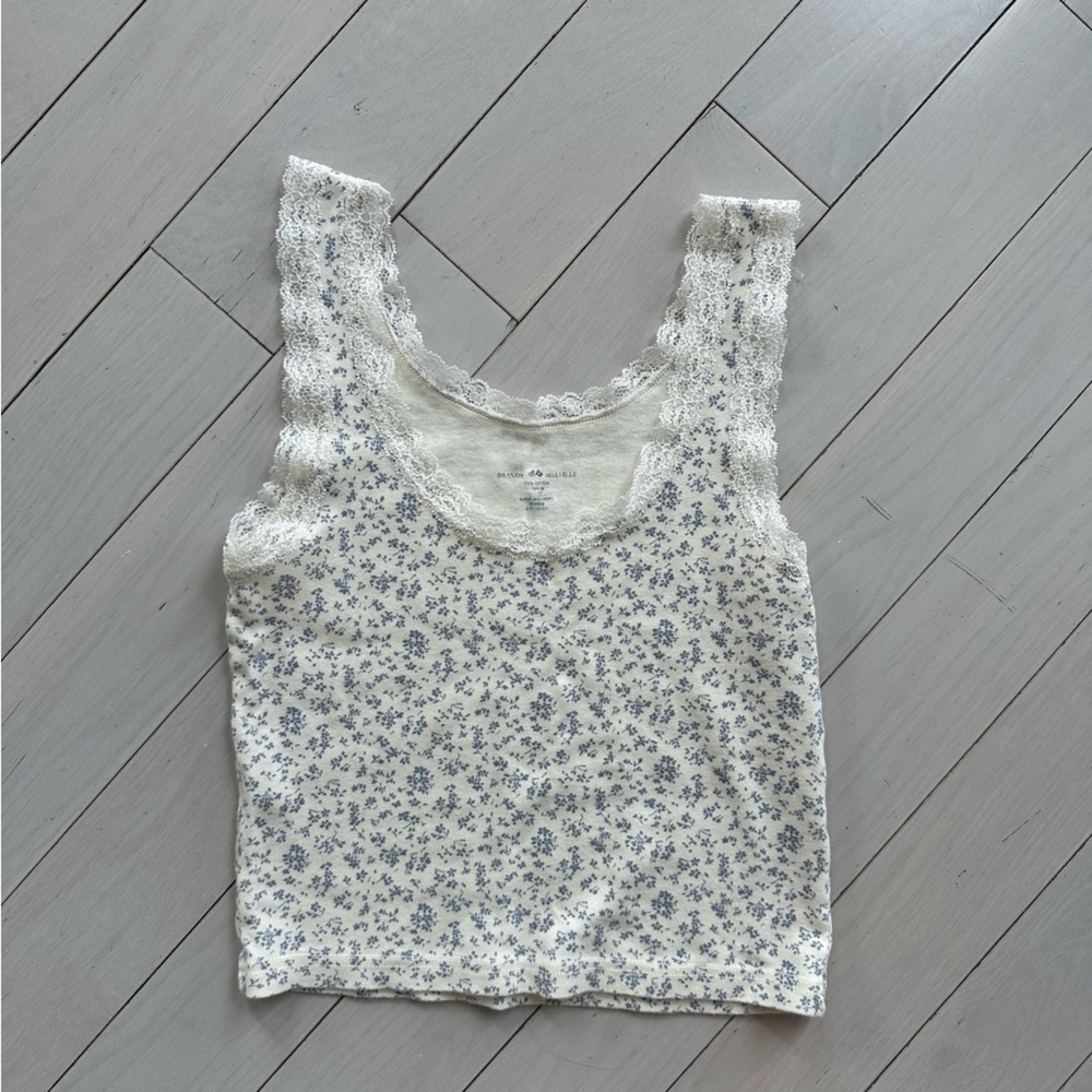Brandy Melville floral lace tank top